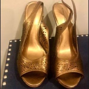 Audrey Brooke Like New Copper Gold Platform Open Toe Slingback Heels Size 7.5